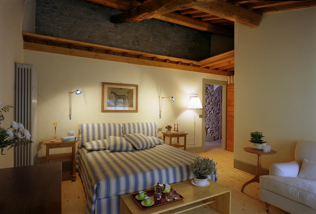 Fattoria Casamora - Suites Pian Di Sco Номер фото